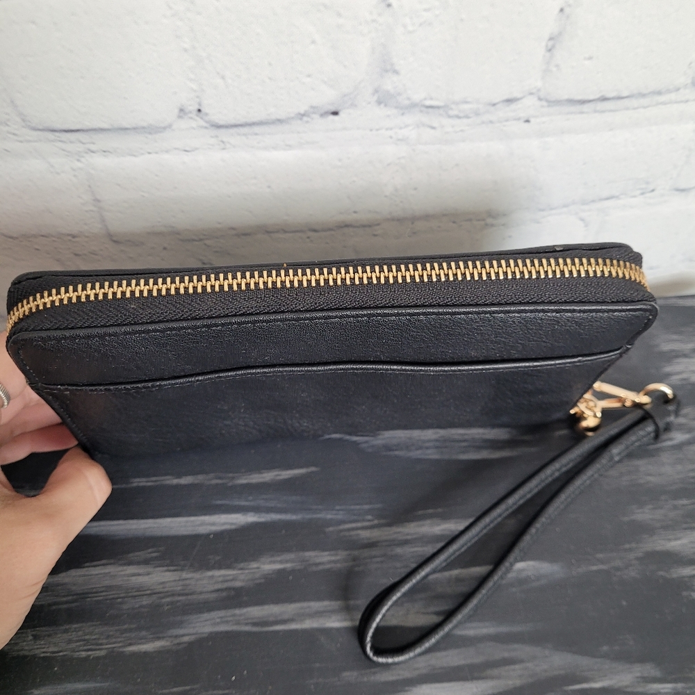 NWOT LC Lauren Conrad wristlet - Picture 5 of 9